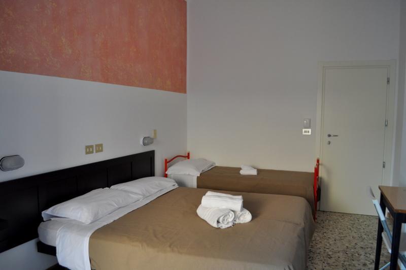 Hotel Urano Католика Екстериор снимка