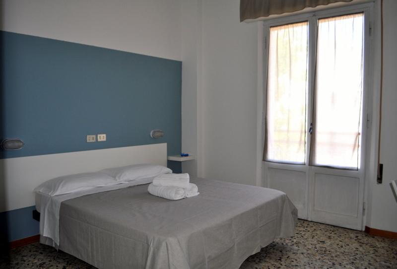Hotel Urano Католика Екстериор снимка