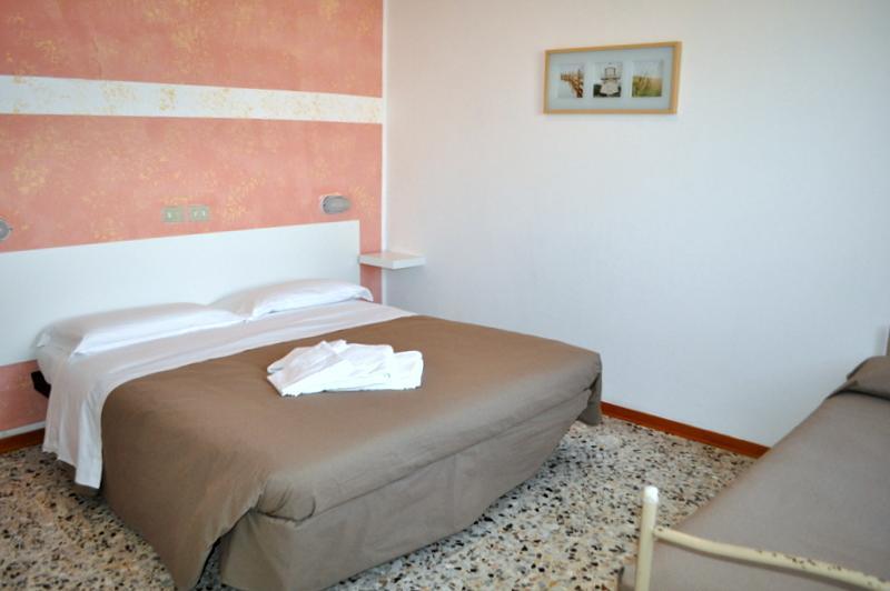 Hotel Urano Католика Екстериор снимка