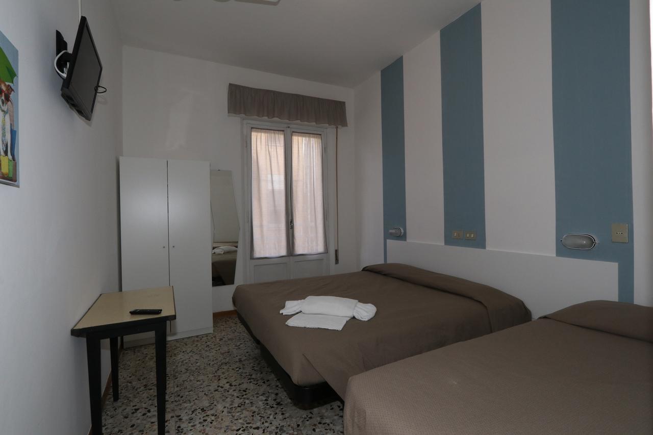Hotel Urano Католика Екстериор снимка