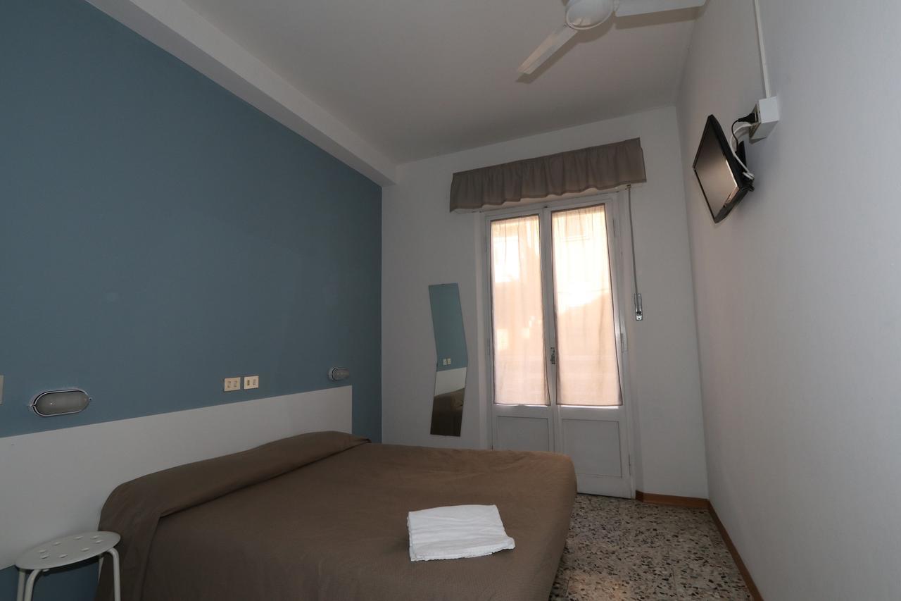 Hotel Urano Католика Екстериор снимка
